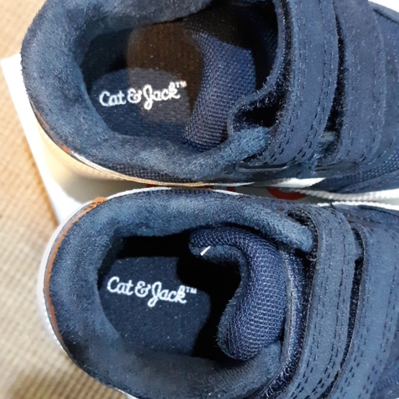 #586 Cat and Jack Casey navy baby shoes. - Picture 4 of 8